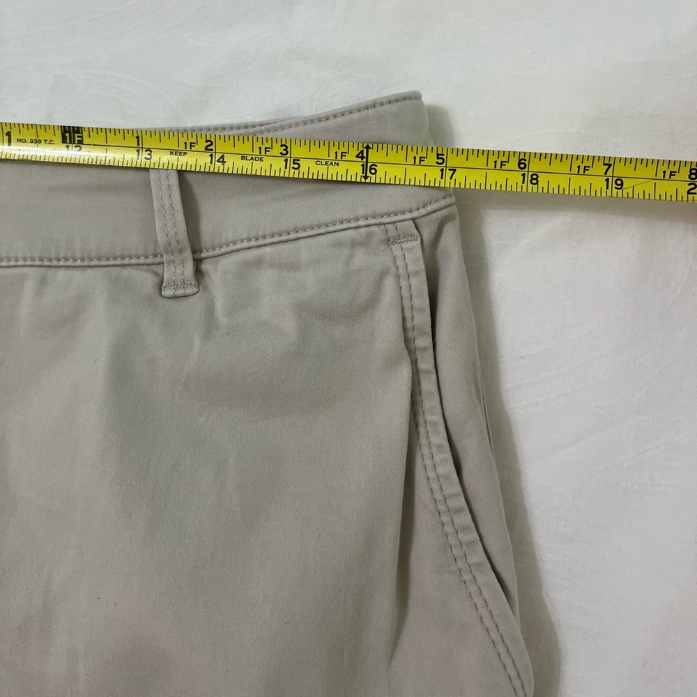 Tommy Bahama Classic Tan Shorts - Picture 3 of 10